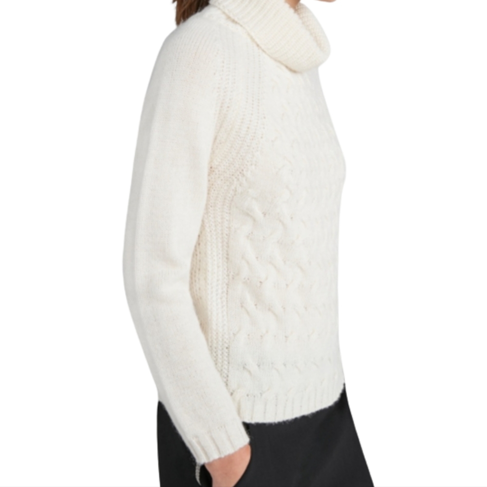GAP SWEATER